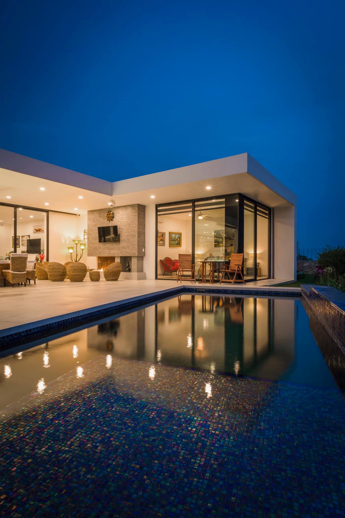 Modern Resort Pool with Infinity Edge